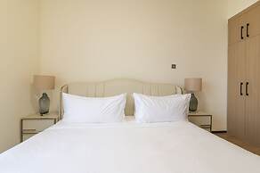 GTC Skyline Apartments by YourHost