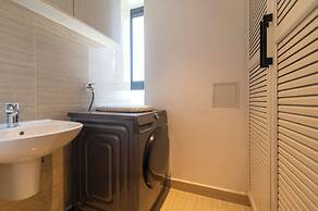 GTC Skyline Apartments by YourHost