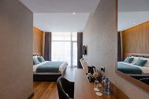 Hotel Monarch