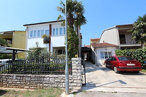 Rooms and Apartment Pina