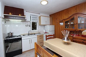 Rooms and Apartment Pina