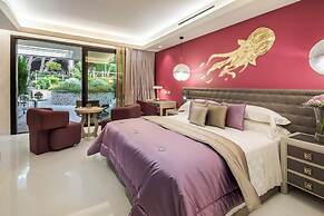 Cala Beach Resort