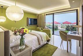 Cala Beach Resort