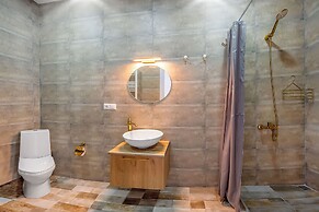 H&B apartments Chikovani