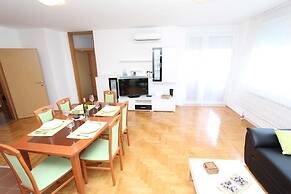 Apartment Mladen