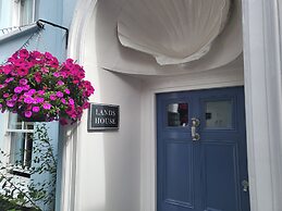 Lands House