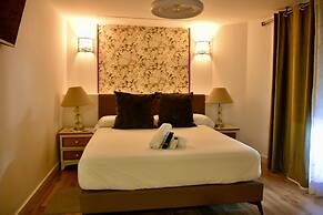 Hostal Garden Rous