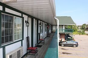 Fenelon Inn