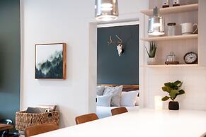 Hemlock Hangout By Revelstoke Vacations
