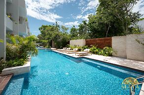 NHOA 207B Lux 1BR Condo Pool View in Aldea Zama