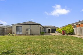 StayAU Stunning 4BRHouse Berwick
