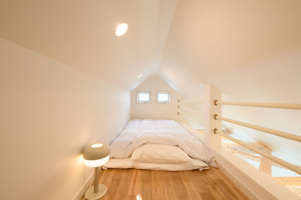 Wakoso Harmonious Light West