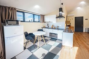 H&B apartments Pier Kobakhidze