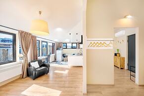 H&B apartments Pier Kobakhidze
