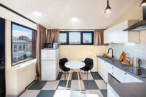 H&B apartments Pier Kobakhidze