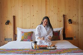 Hotel Radhika