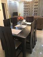 Lux Suites Silver Habor Apartments
