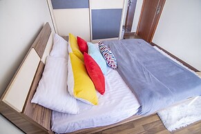 Lux Suites Silver Habor Apartments