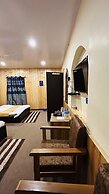 The Iceland Hotel Srinagar