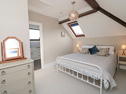 Magnolia House