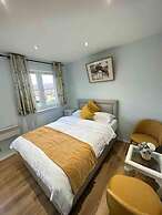 Remarkable 2-bed House in Northolt