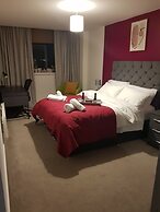 Brierley Hill - Apartment - Sleeps 2 - Parking