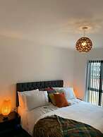Stunning 2-bed Apartment in Grays
