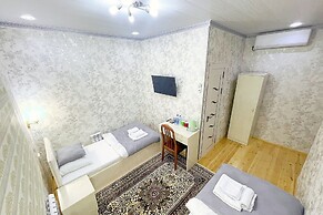Nanosh East Hotel