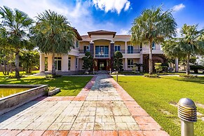 Luxury 6 Bed Mansion - CAS