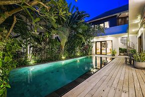 Frangipani Villa Mawe at Berawa