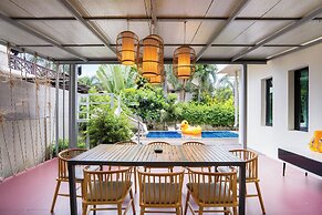 Natcha Pool Villa by Warin