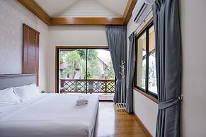 Natcha Pool Villa by Warin
