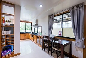 Natcha Pool Villa by Warin