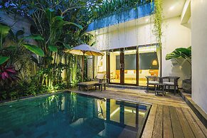 Frangipani Villa Jingga at Berawa