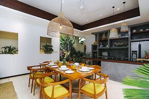 Frangipani Villa Jingga at Berawa