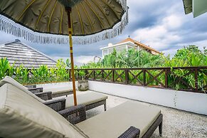 Frangipani Villa Jingga at Berawa