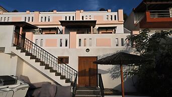 Nereides Seaside Apartments