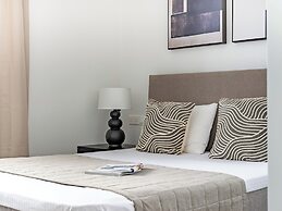 Sanders Evolution 2 Nice 2 Bdr Apt With Balcony