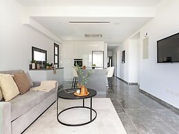 Sanders Evolution 2 - Cozy 2 Bedroom Apartment With Balcony