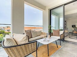 Sanders Evolution 2 Sweet 2 Bedroom Apartment With Balcony