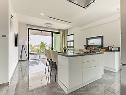 Sanders Evolution 2 Sweet 2 Bedroom Apartment With Balcony