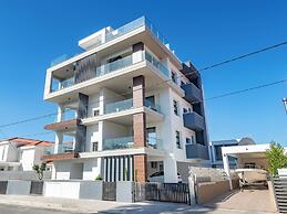 Sanders Evolution 2 - 2 Bedroom Apartment With Private Rooftop and Jac