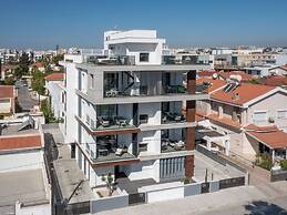 Sanders Evolution 2 - 2 Bedroom Apartment With Private Rooftop and Jac