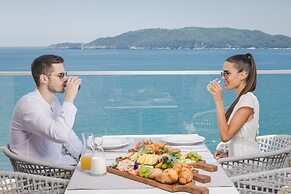Boutique Hotel Shell