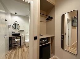 CC Opera Suites