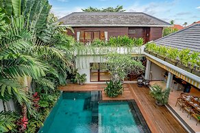 Frangipani Villa Putih at Berawa
