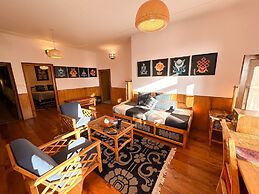 Chonor House