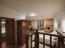 Elati Leisure -suites & apartments-