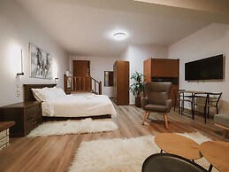 Elati Leisure -suites & apartments-