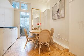 Beautiful Belgravia by Underthedoormat